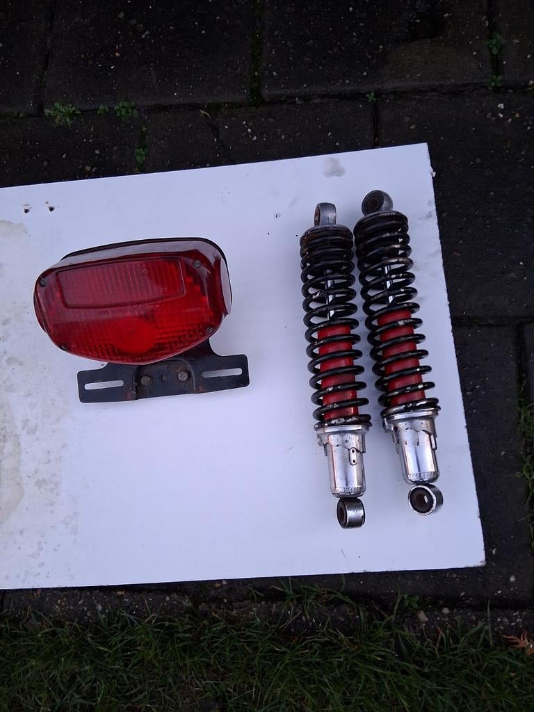 Onderdelen suzuki gs schokbrekers verkocht, Motoren, Ophalen of Verzenden