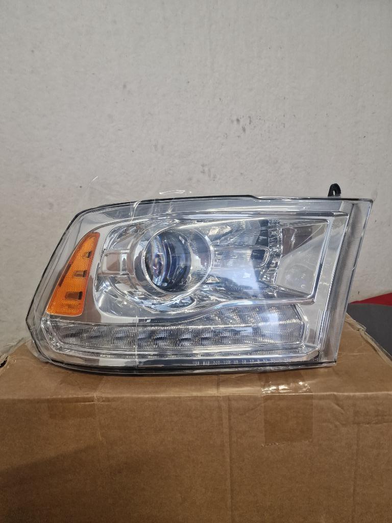 Dodge RAM 1500 Koplamp Links en Rechts, Auto-onderdelen, Ophalen of Verzenden, Nieuw, Dodge
