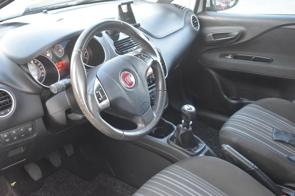 Fiat Punto 1.2 51KW/69PK 3DR Grande 2011 Wit NIEUWE APK, Auto's, Voorwielaandrijving, 40 €/maand, 1242 cc, 4 cilinders