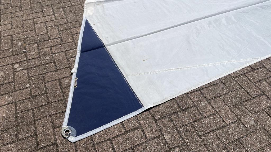 Foto 14 van Meerdere rolgrootzeilen (Bavaria 32 / 33 / 34)