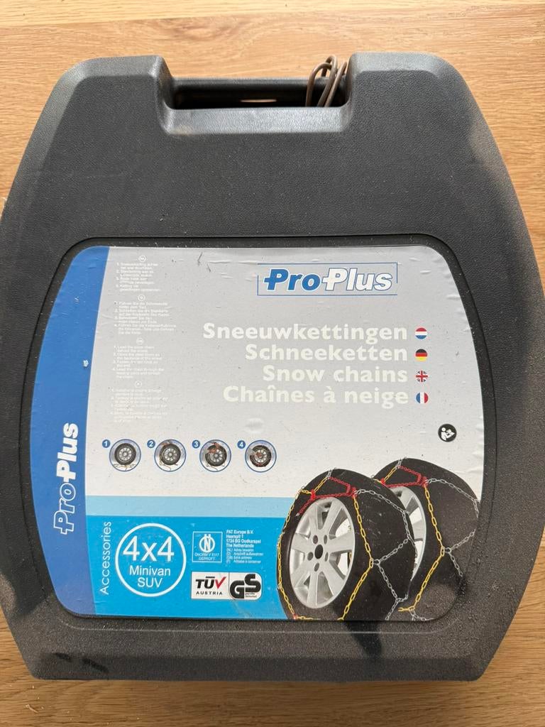 Pro plus 45 Sneeuwkettingen nooit gebruikt., Ophalen, Zo goed als nieuw