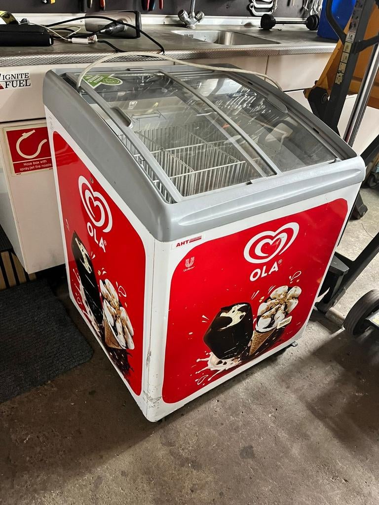 Ola ijsvriezer., Witgoed en Apparatuur, Vriezers en Diepvrieskisten, Ophalen of Verzenden, Minder dan 60 cm, 160 cm of meer