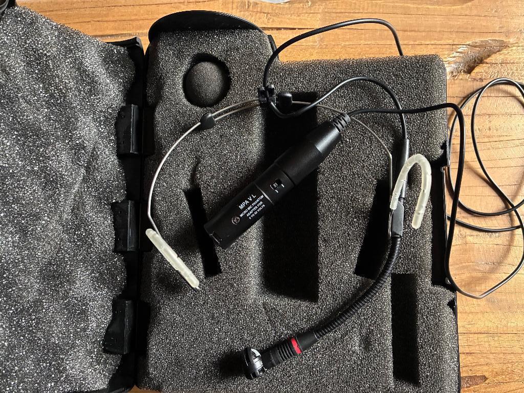AKG C555 headset + MPA VL phantom adaptor, Ophalen of Verzenden, Zo goed als nieuw, Zangmicrofoon