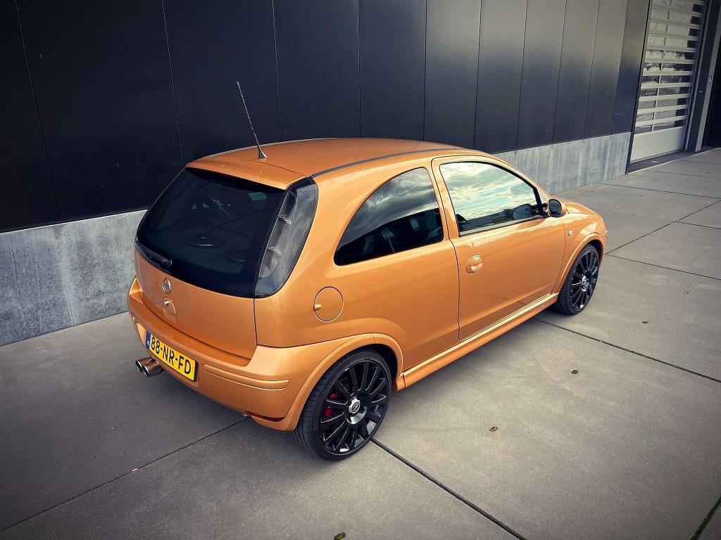 Opel Corsa GSi 1.8 16V - 2004, Auto's, 1796 cc, Metallic lak, Handgeschakeld, Grijs