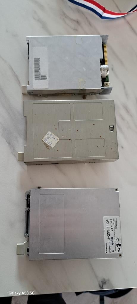 3x commodore amiga floppy drives defect, Computers en Software, Vintage Computers, Ophalen of Verzenden
