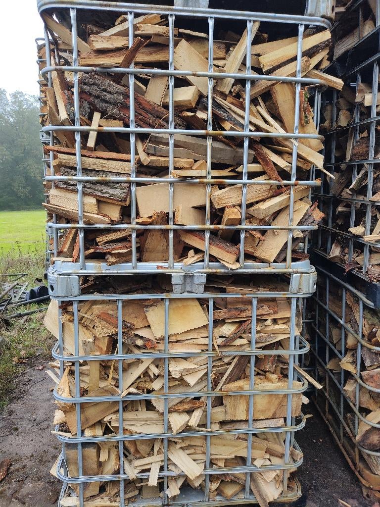 Eiken brandhout. zagerij restproduct