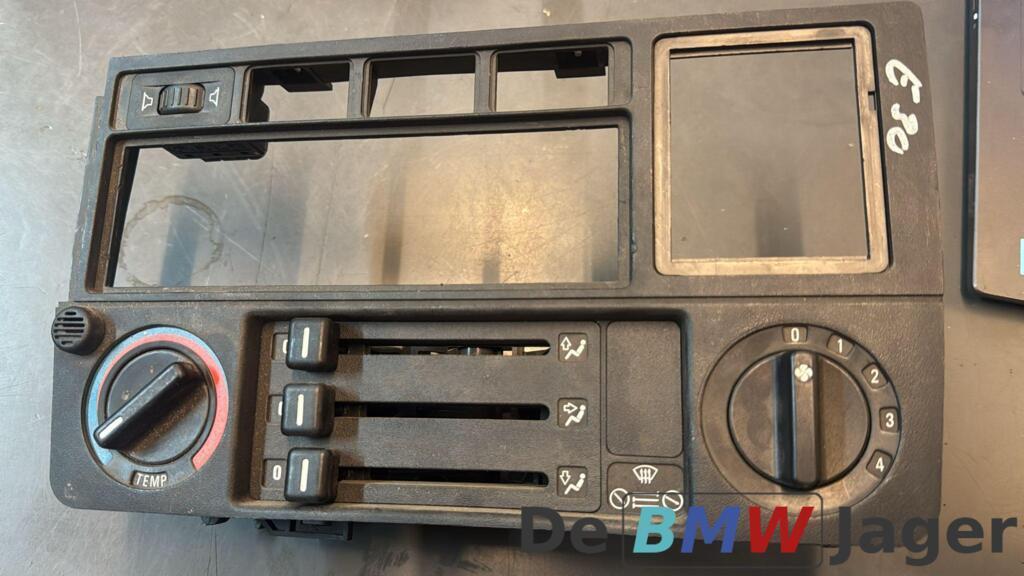 Bedieningspaneel kachel BMW 3-serie E30 64111385879, Gebruikt, Ophalen of Verzenden, BMW, BMW