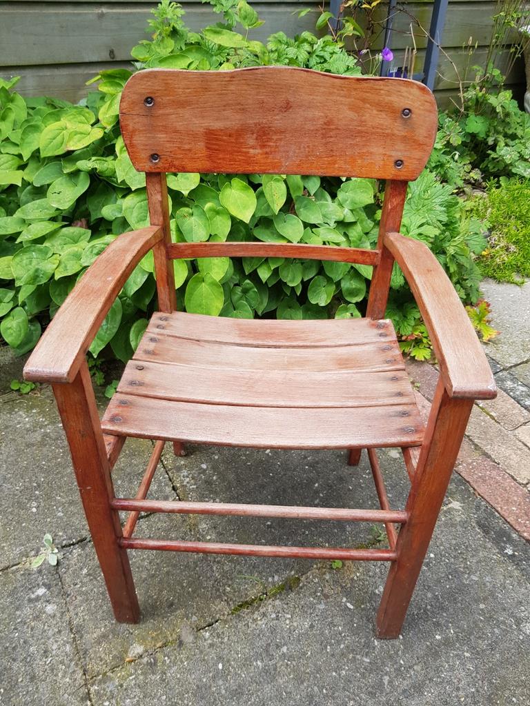 oude kinderstoel herlag jaren 50, Tuin en Terras, Tuinstoelen, Ophalen of Verzenden, Gebruikt, Hout