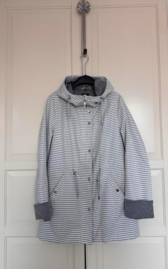 Maat 42 - luchtige functionele jas - merk District, Kleding | Dames, Jassen | Zomer, Zo goed als nieuw, Maat 42/44 (L), Wit, Ophalen of Verzenden