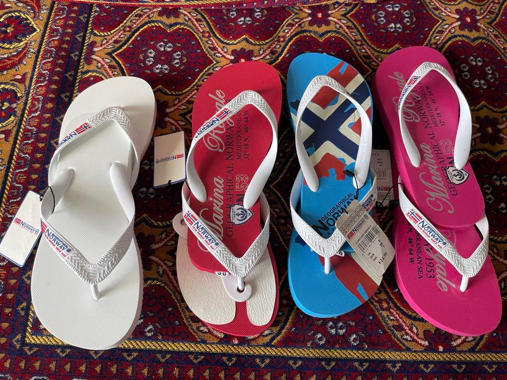 Partij Slippers - Diverse Maten en Kleuren, Kleding | Dames, Schoenen, Nieuw, Slippers, Overige kleuren, Ophalen of Verzenden