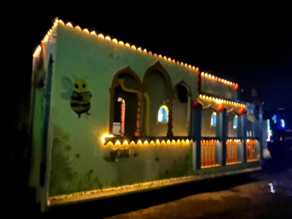 Mooie grote wagen met verlichting voor lict optocht, Ophalen, Zo goed als nieuw, Carnaval