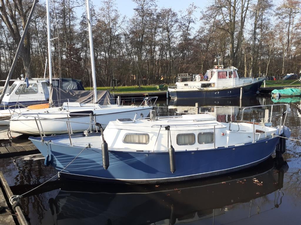Robuuste ijzeren zeilboot zonder mast, Ophalen, Gebruikt