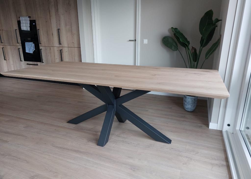 Foto 2 van NIEUWE Rechte Massief Eiken Eettafels - Alle Maten - Matrix