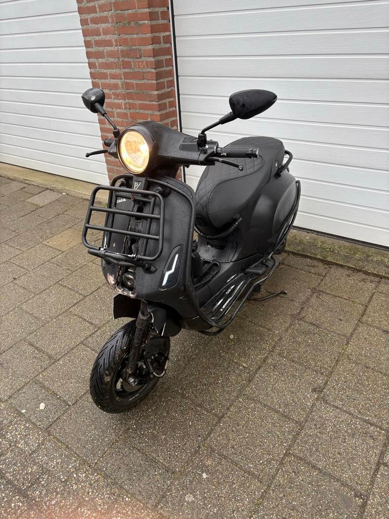 Beschadigde Vespa Primavera/Sprint, Ophalen, Maximaal 45 km/u, 50 cc, Vespa