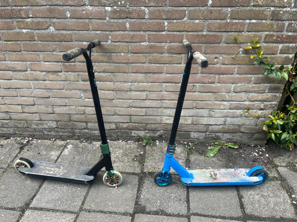 2 chilli steps + 2 helmen, Fietsen en Brommers, Steps, Gebruikt, Gewone step, Ophalen