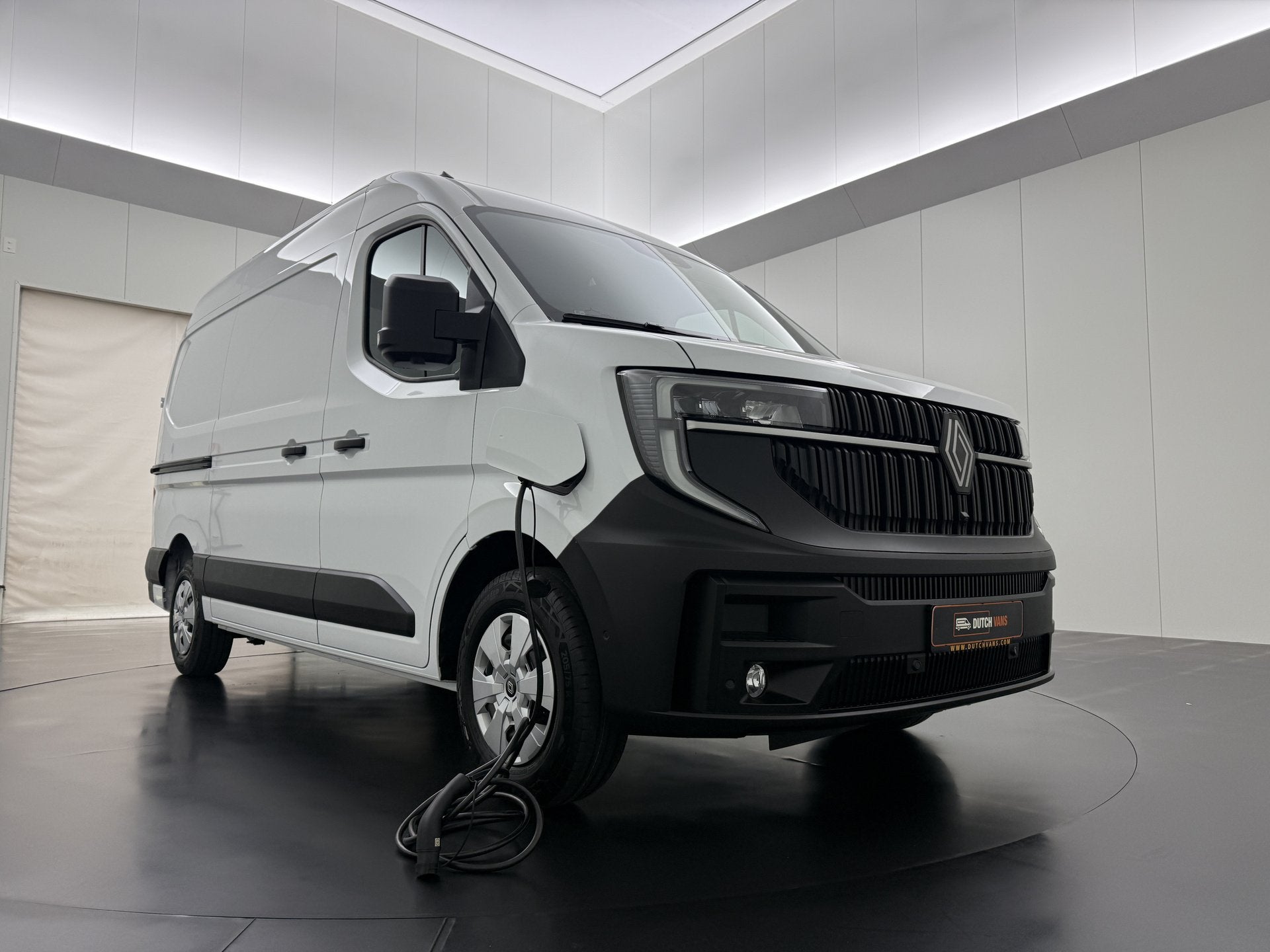 Renault Master E-Tech 87Kwh L2H2 | Zeer Compleet ! | Direct, Auto's, Automaat, Renault, 2450 kg, Wit