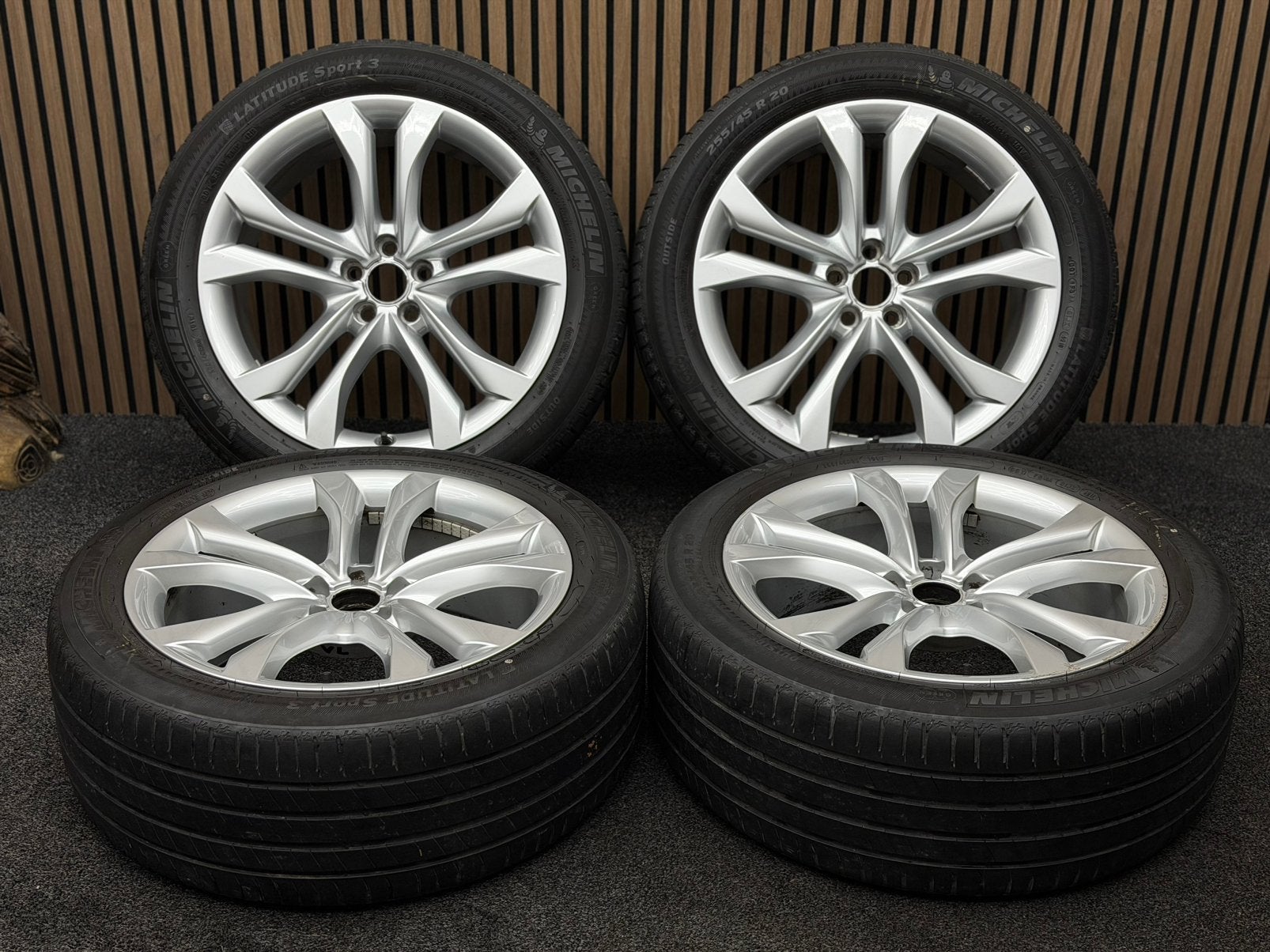 Originele 20 inch Audi Q5 8R 5x112 ET33 Michelin 255/45/20, Ophalen, 255 mm, ., Banden en Velgen