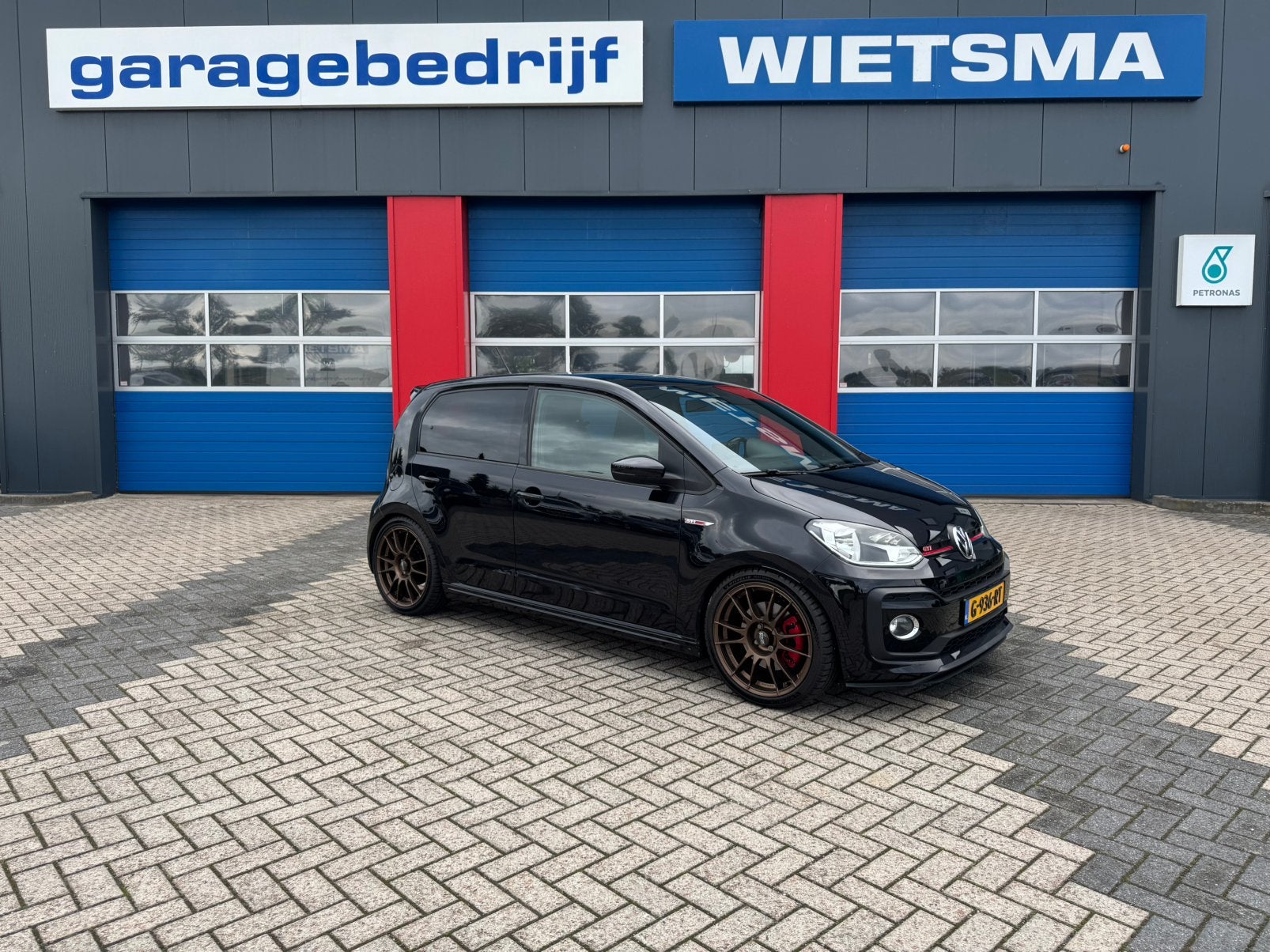 Volkswagen up! 1.0 GTI NL Milltek OZ Pano, Auto's, Voorwielaandrijving, 970 kg, 40 €/maand, 4 stoelen