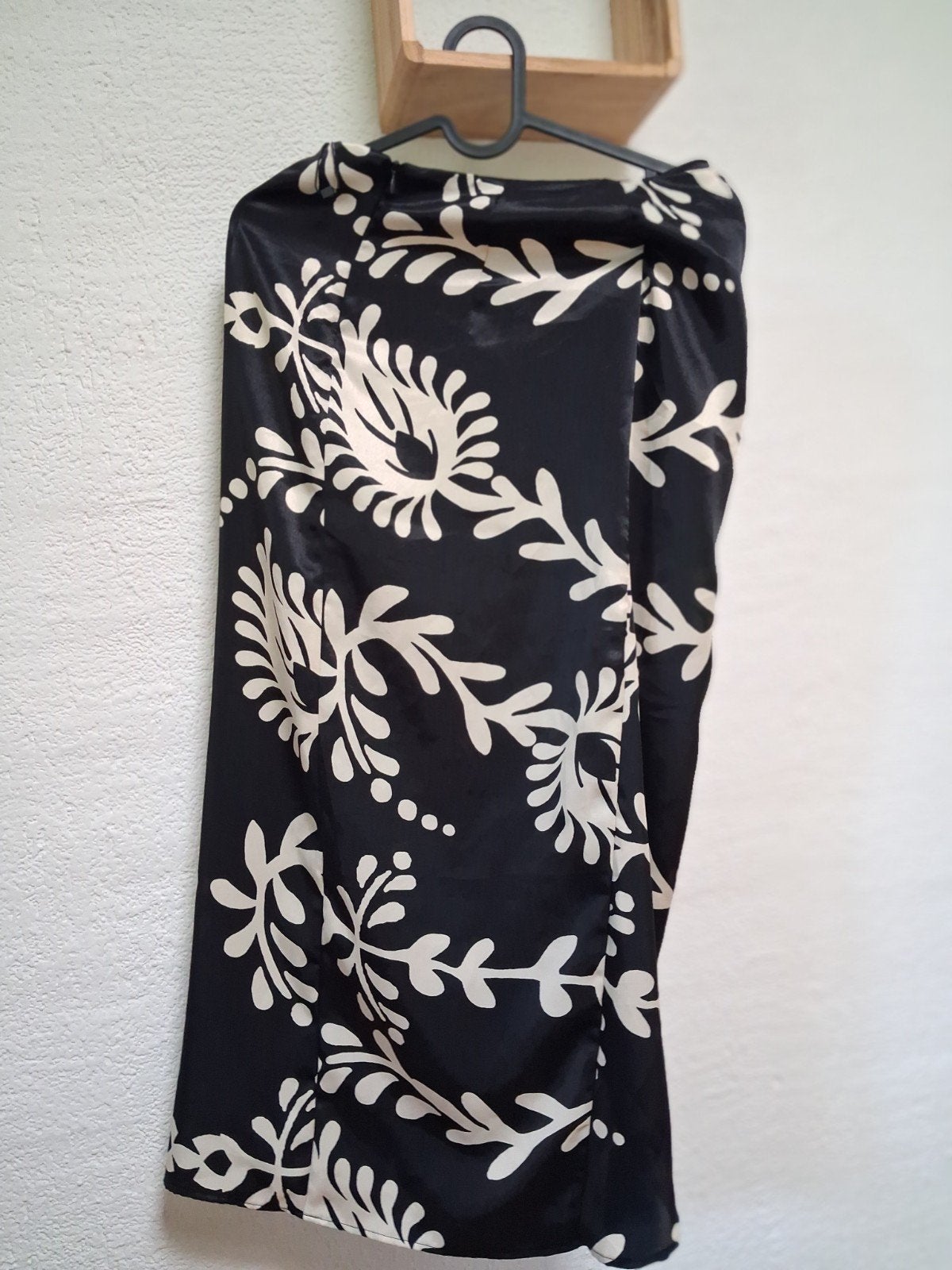 ZARA rok zwart/crème met bloemenprint & ceintuur – maat XSMo, Ophalen of Verzenden, Zo goed als nieuw, Maat 34 (XS) of kleiner