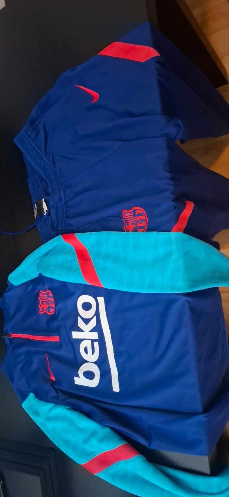 FC Barcelona Trainingspak Nike - Shirt maat S broek maat M., Ophalen, Nike, Zo goed als nieuw, Voetbal
