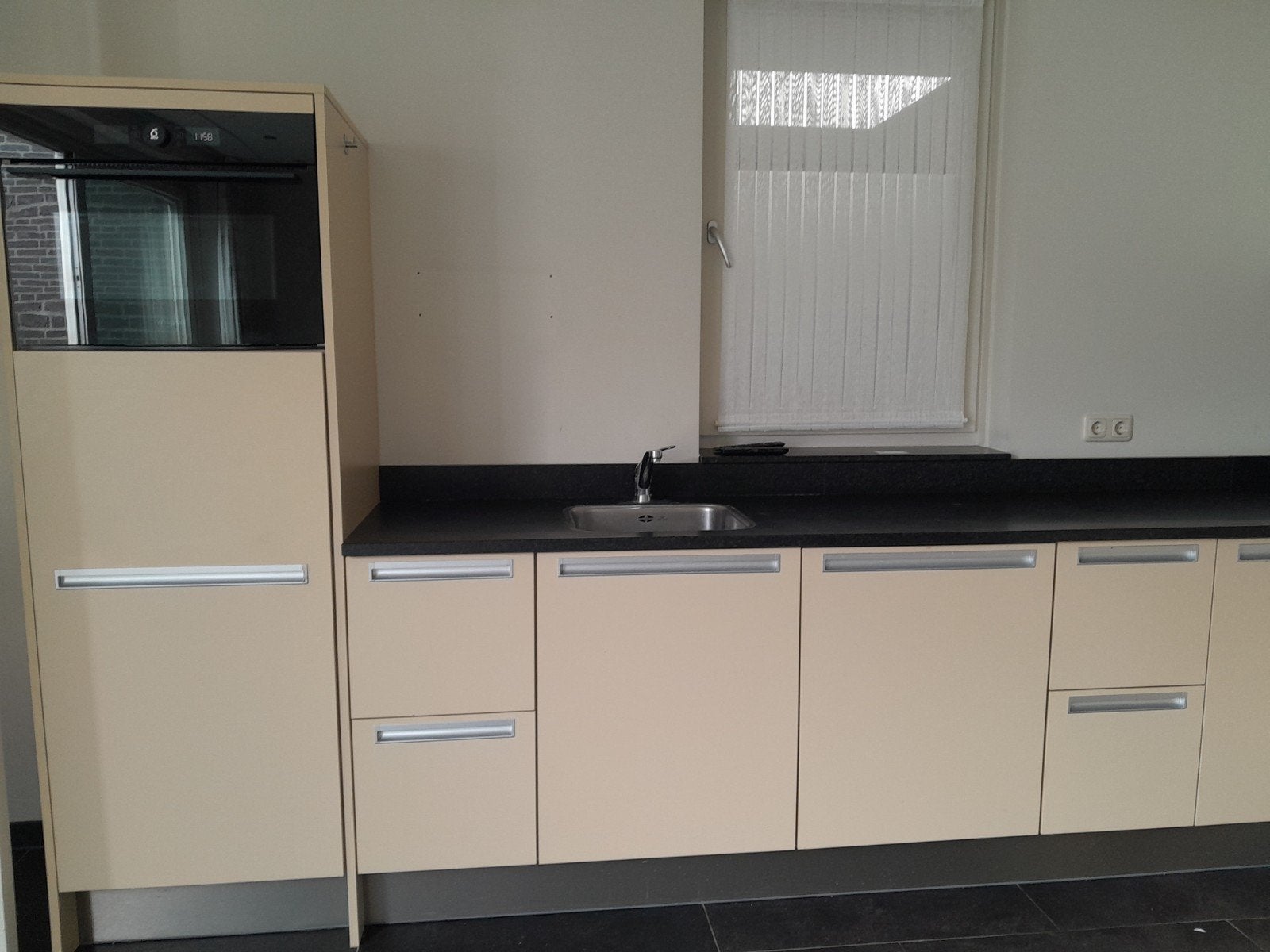 Complete keuken met nieuwe combimagnetron, Ophalen, Gebruikt