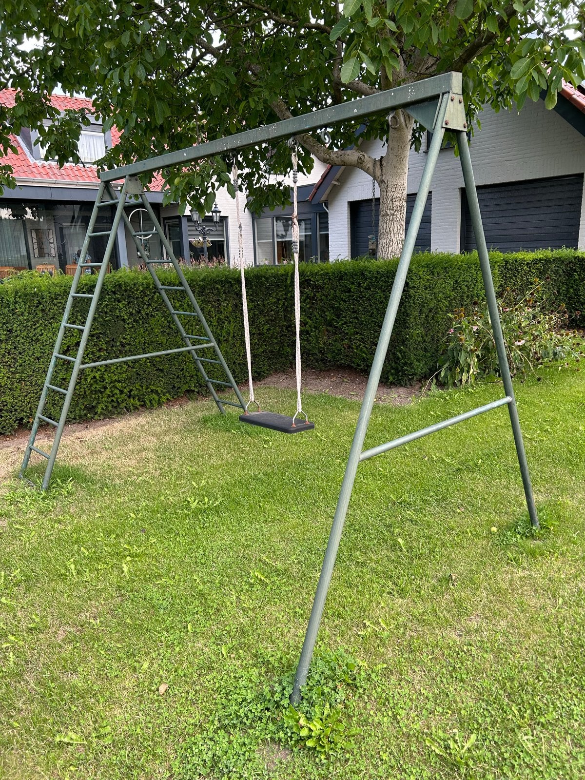 Schommel met klimrek voor de tuin, Kinderen en Baby's, Speelgoed | Buiten | Speeltoestellen, Ophalen of Verzenden, Gebruikt, Schommel