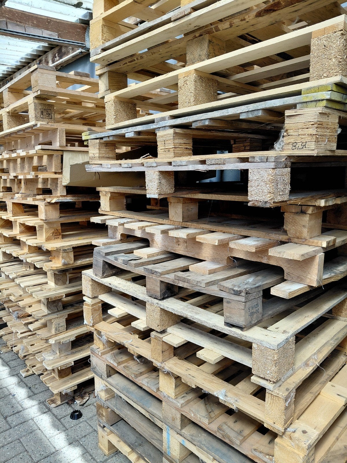 GRATIS wegwerp pallets - ideaal voor brandhout of knutselen, Gebruikt, Ophalen of Verzenden, 50 mm of meer, Pallet