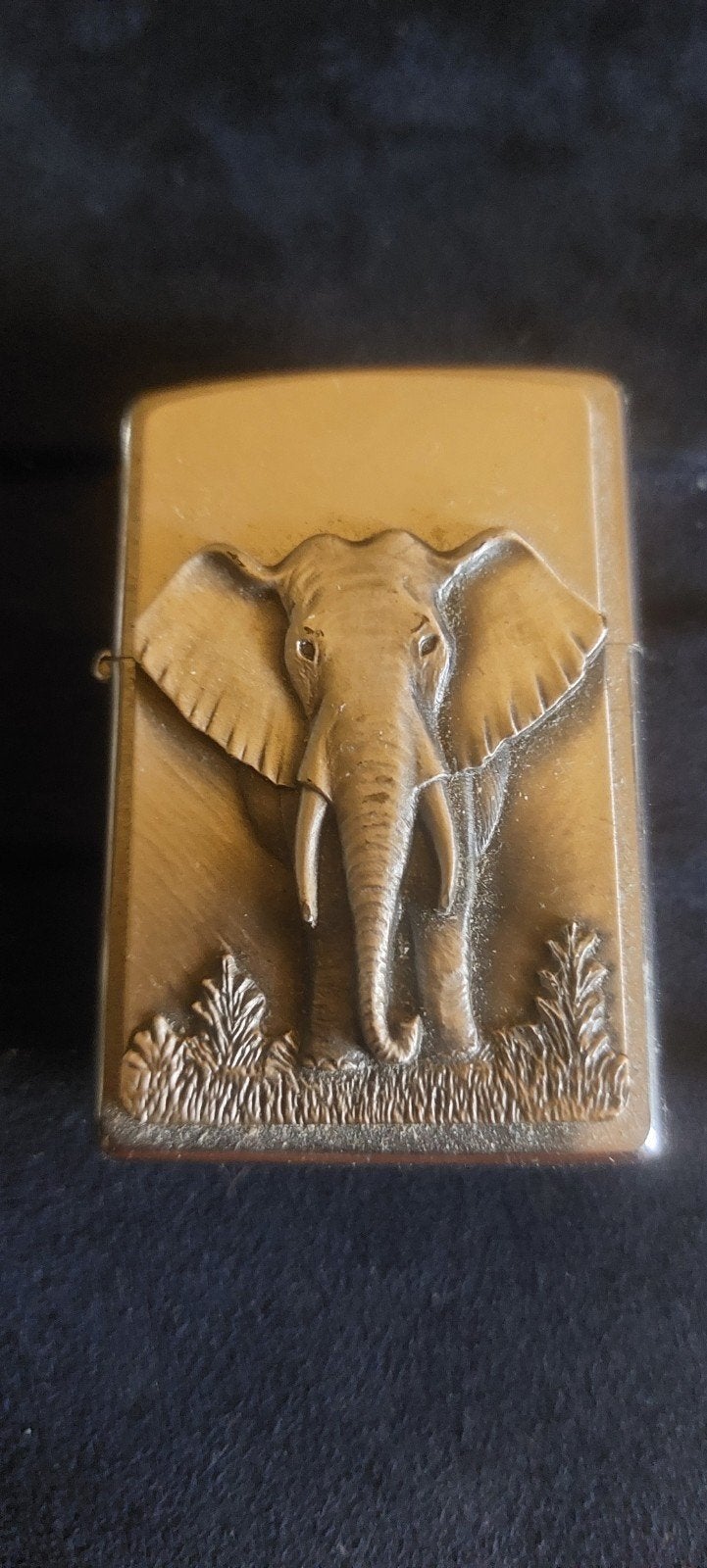 Prachtige Zippo met olifant in reliëf - Nooit gebruikt, Ophalen of Verzenden