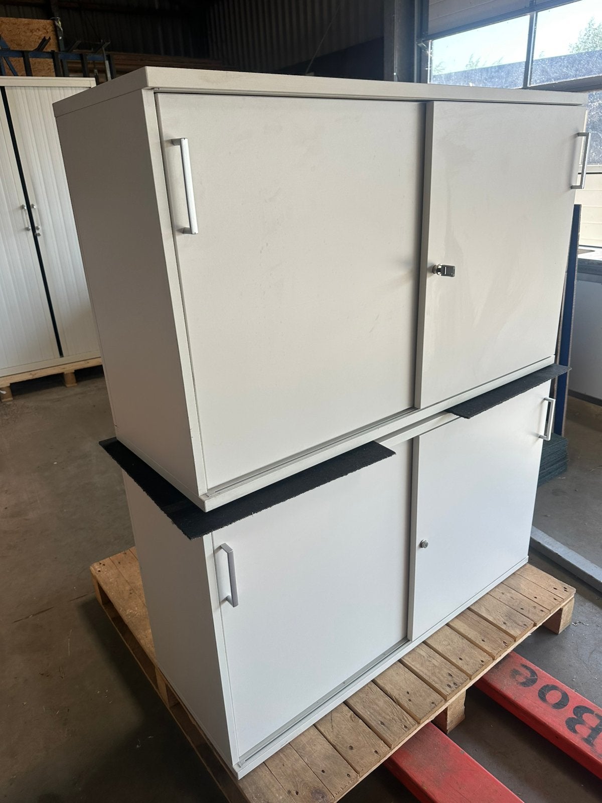 Roldeurkasten / kantoorkast, Ophalen, Overige materialen, Gebruikt, 100 tot 150 cm