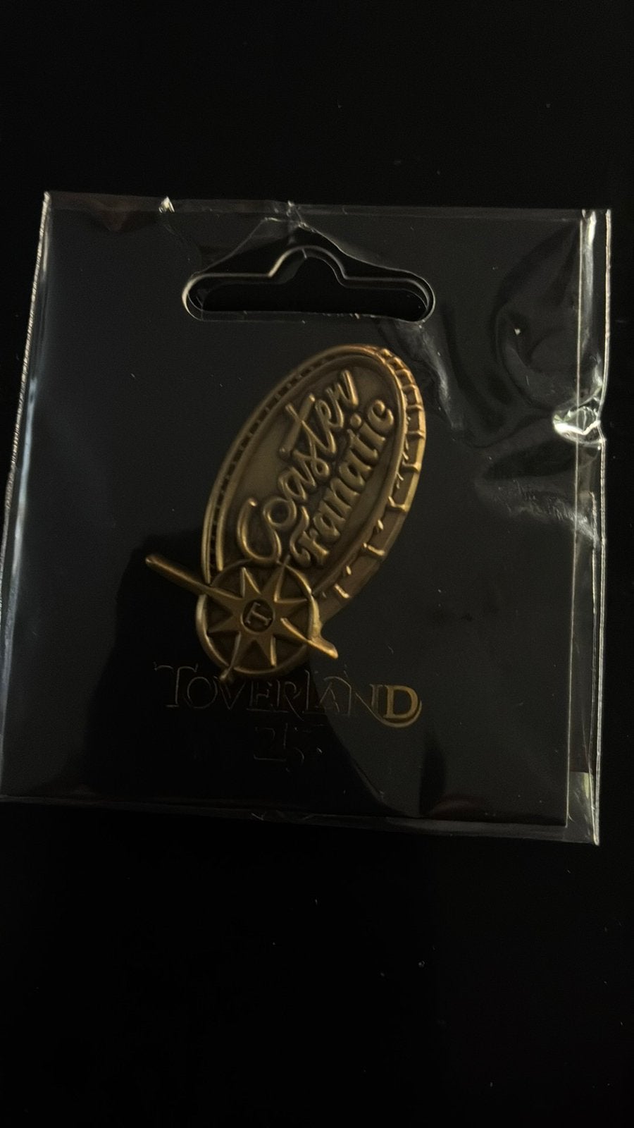 Toverland coaster fanatic pin, Verzamelen, Ophalen, Nieuw