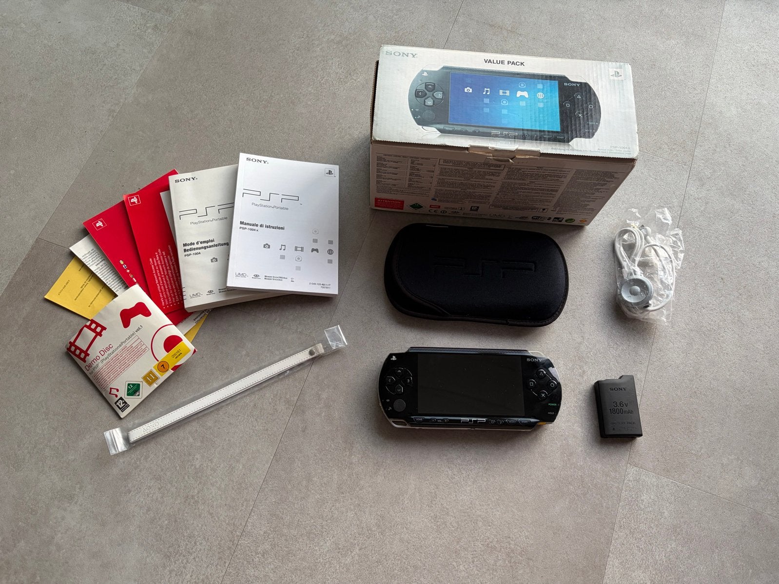 Sony PSP in nieuwstaat met accessoires en doos, Ophalen, Zo goed als nieuw, Zwart, PSP