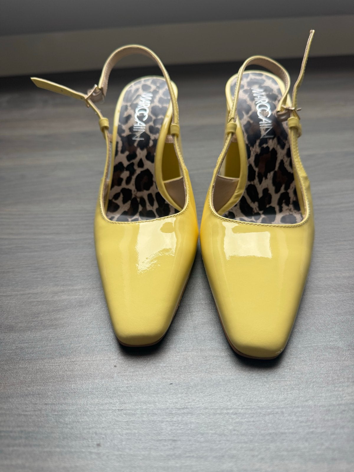 Nieuwe Marc Cain Gele Lakleren Slingback Pumps Maat 37, Kleding | Dames, Ophalen of Verzenden, Zo goed als nieuw, Geel, Pumps