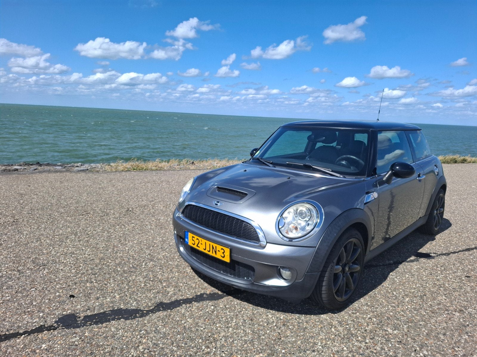 Mini Cooper S 1.6 16V 128KW 2009 Grijs, Auto's, Voorwielaandrijving, 4 cilinders, 4 stoelen, 49 €/maand
