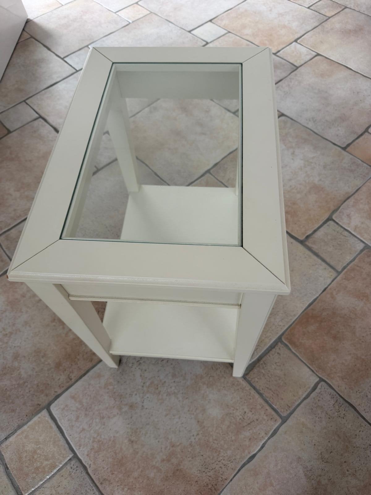 Crèmekleurig bijzettafeltje met glazen blad, Minder dan 55 cm, Gebruikt, Rechthoekig, Hout