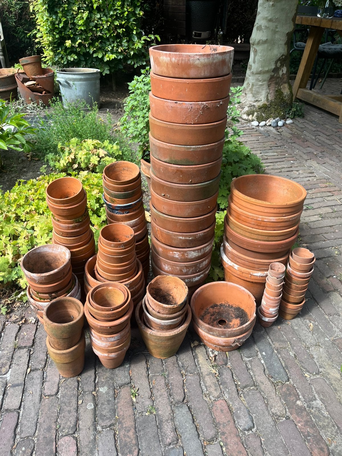 Grote partij terracotta bloempotten en plantenbakken, Ophalen, Gebruikt, Rond, Balkon