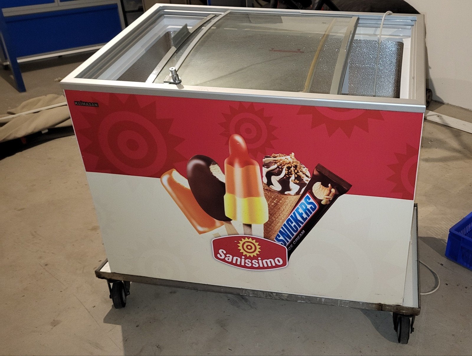 Sanissimo ijsvitrine / vriezer met schuifdeksel, 200 liter of meer, Ophalen, Gebruikt, Zonder vriesvak