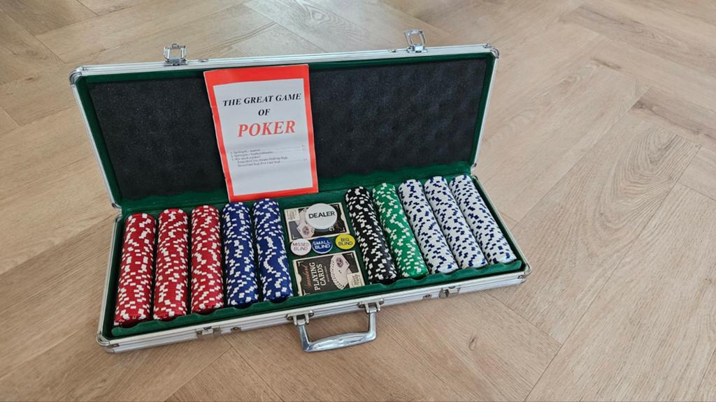 Pokerset in aluminium koffer - Compleet, Hobby en Vrije tijd, Vijf spelers of meer, Ophalen of Verzenden, Zo goed als nieuw, Onbekend