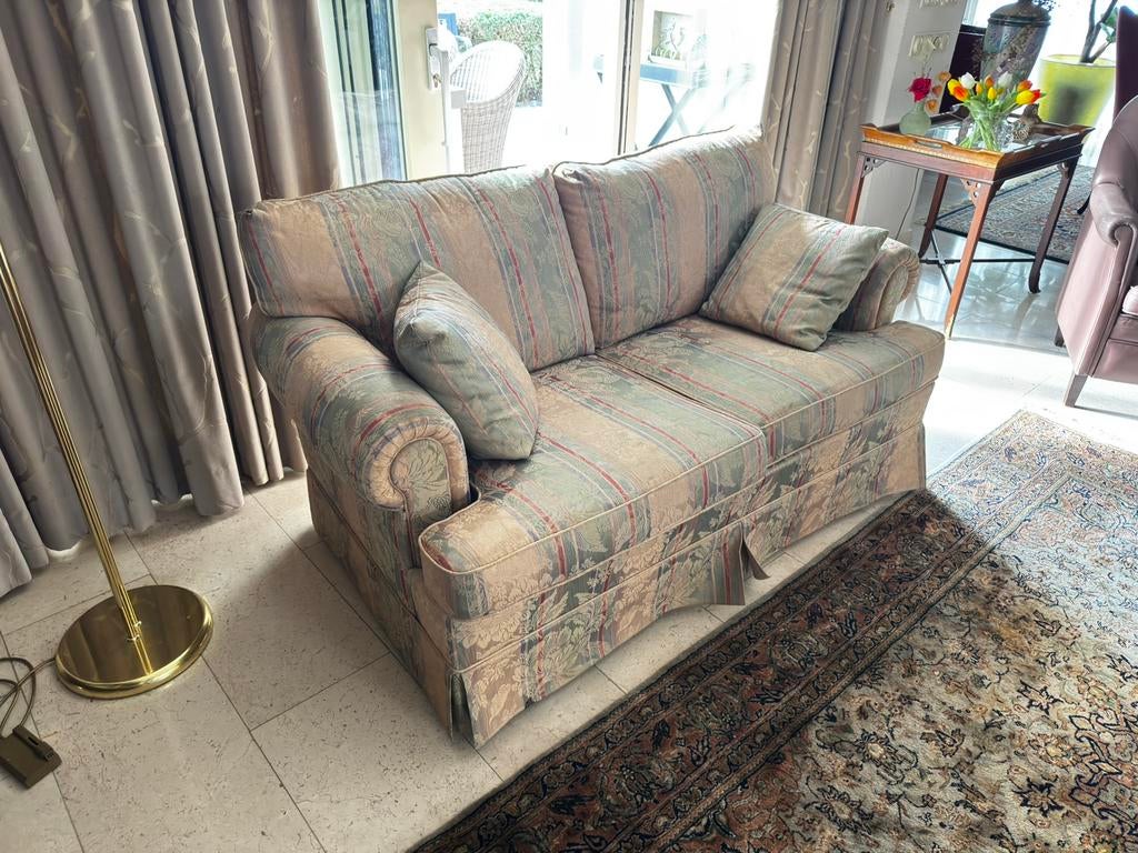 Klassieke Newtown 2-zits bank / loveseat Engelse stijl, Ophalen, Tweepersoons, 75 tot 100 cm, Zo goed als nieuw
