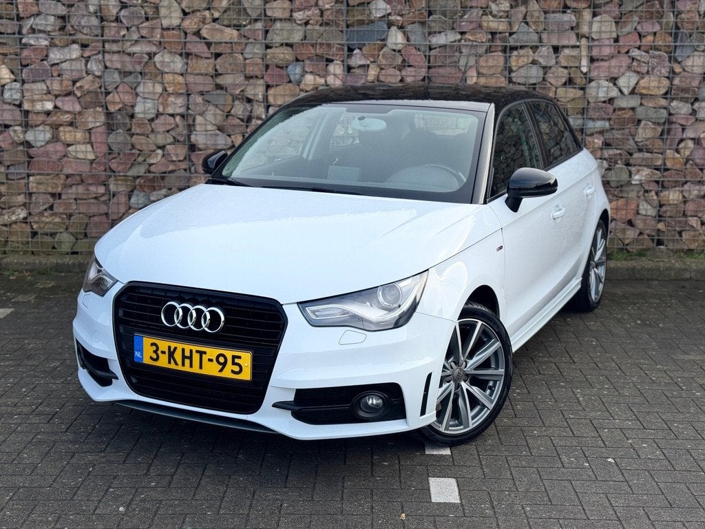 Audi A1 Sportback 1.2 TFSI Admired S-Line Xenon NAP/1ste Eig, Voorwielaandrijving, Euro 5, Zwart, 4 cilinders