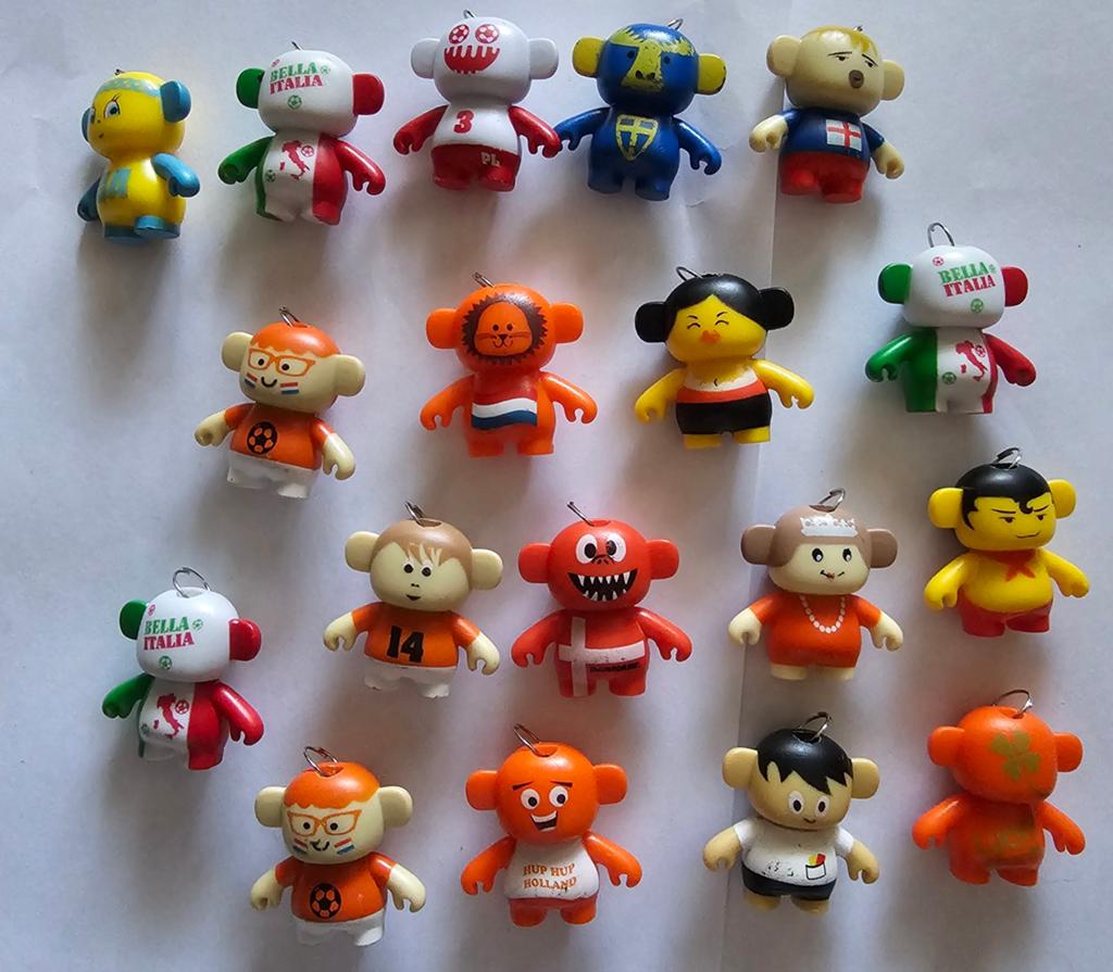 diverse voetbal sleutelhangers Monskeys Hoogvliet, Verzamelen, Poppetjes en Figuurtjes, Ophalen of Verzenden, Gebruikt