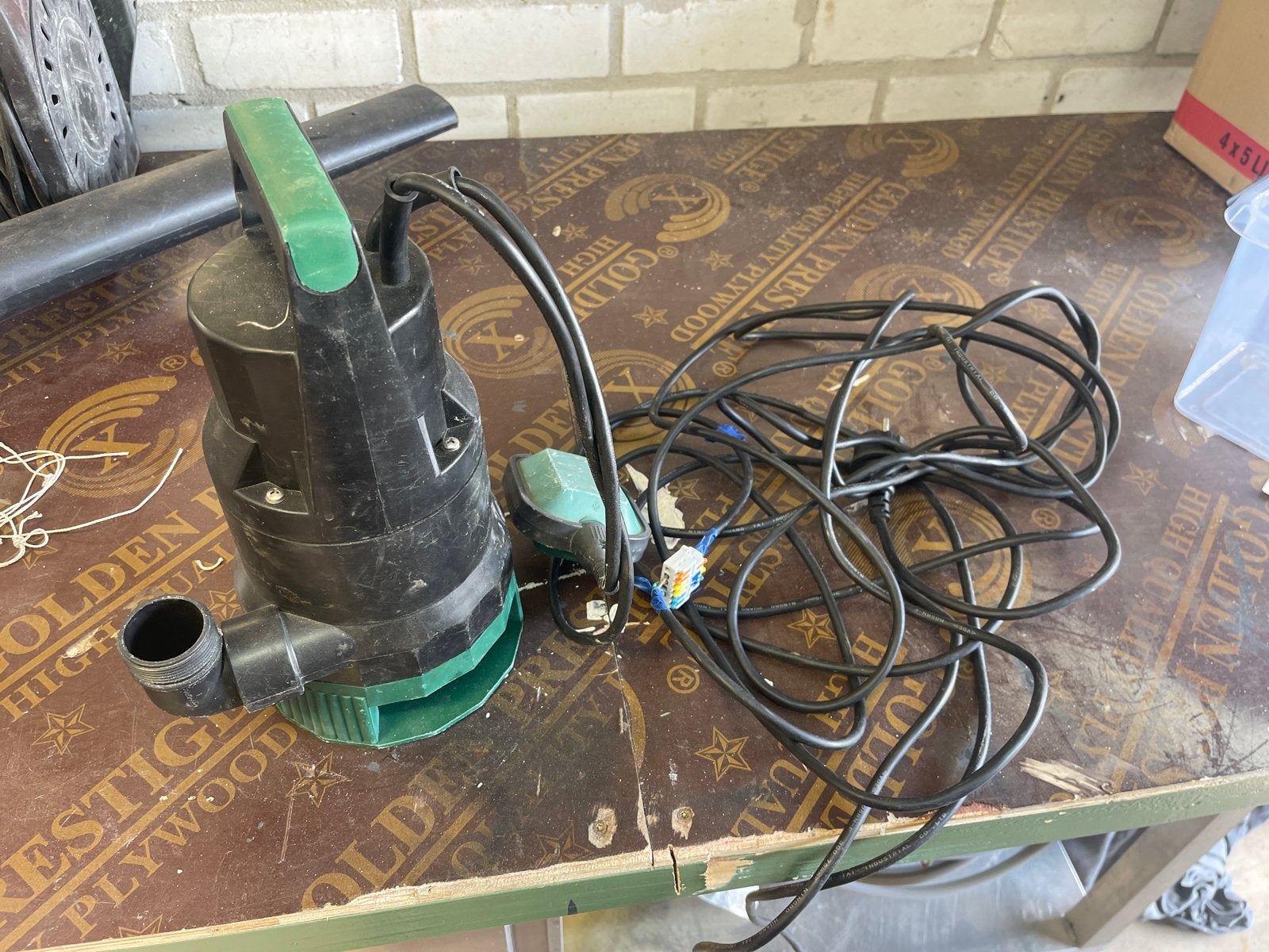 Dompelpomp met lange kabel, Ophalen of Verzenden, Gebruikt, Elektrisch, Dompelpomp