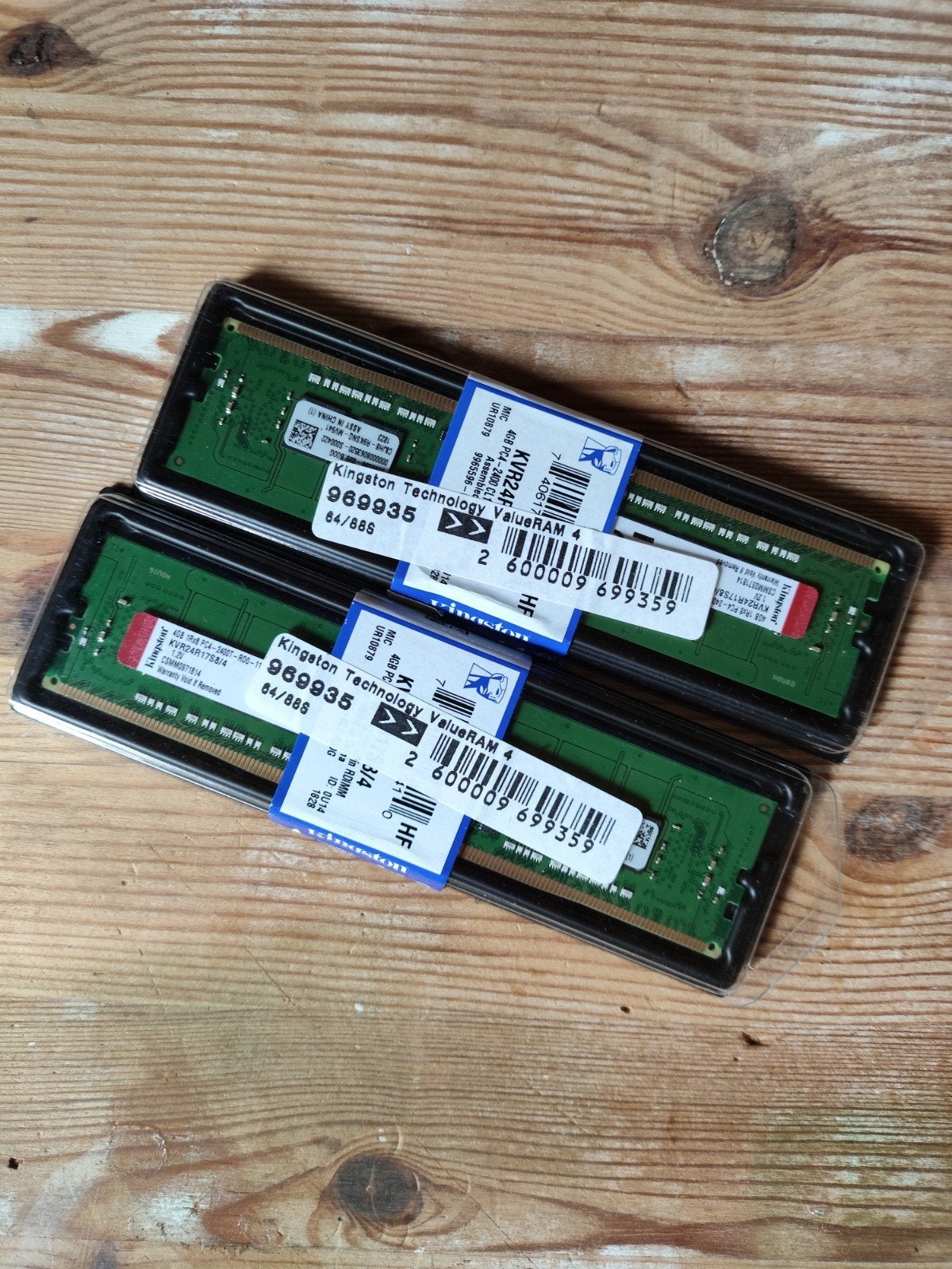 Nieuwe Kingston ValueRAM 4GB DDR4 RAM modules (2 stuks), Computers en Software, Server, DDR4, Nieuw, Ophalen of Verzenden