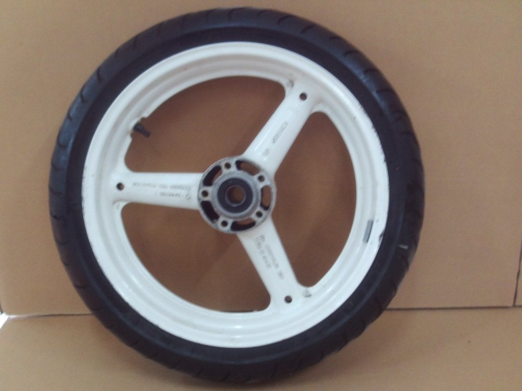 voorwiel met bijna nieuwe band Suzuki GSX750R srad bj97, Motoren, Onderdelen | Suzuki, Ophalen of Verzenden, Gebruikt