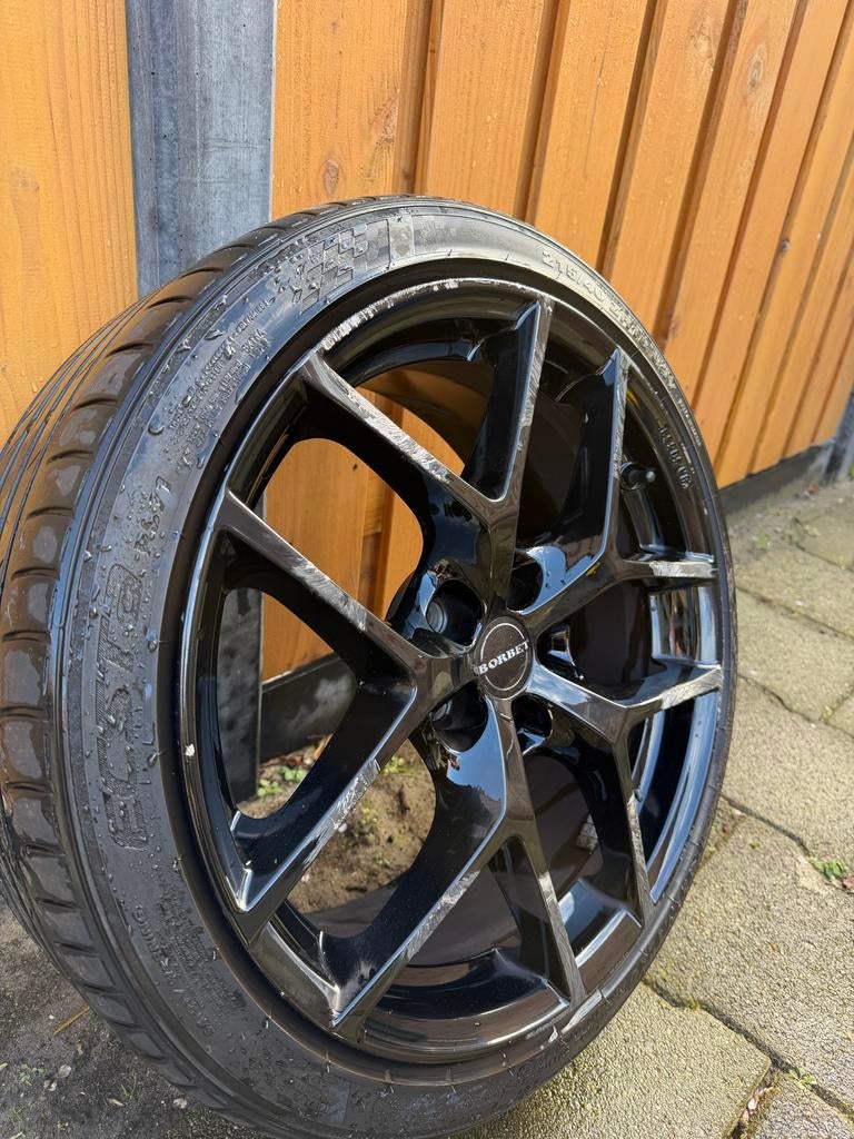 Borbet Y velg zwart 18 inch 5x100 met band, Ophalen, Gebruikt