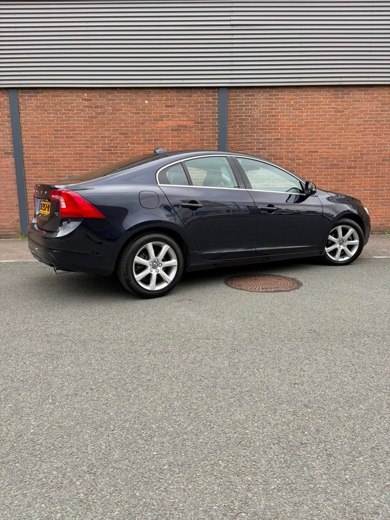 Volvo S60 1.5 T2 Polar+|Trekhaak|Achteruitrijcamera|NAP|Deal, Auto's, Dealer onderhouden, Stof, 4 cilinders, Blauw