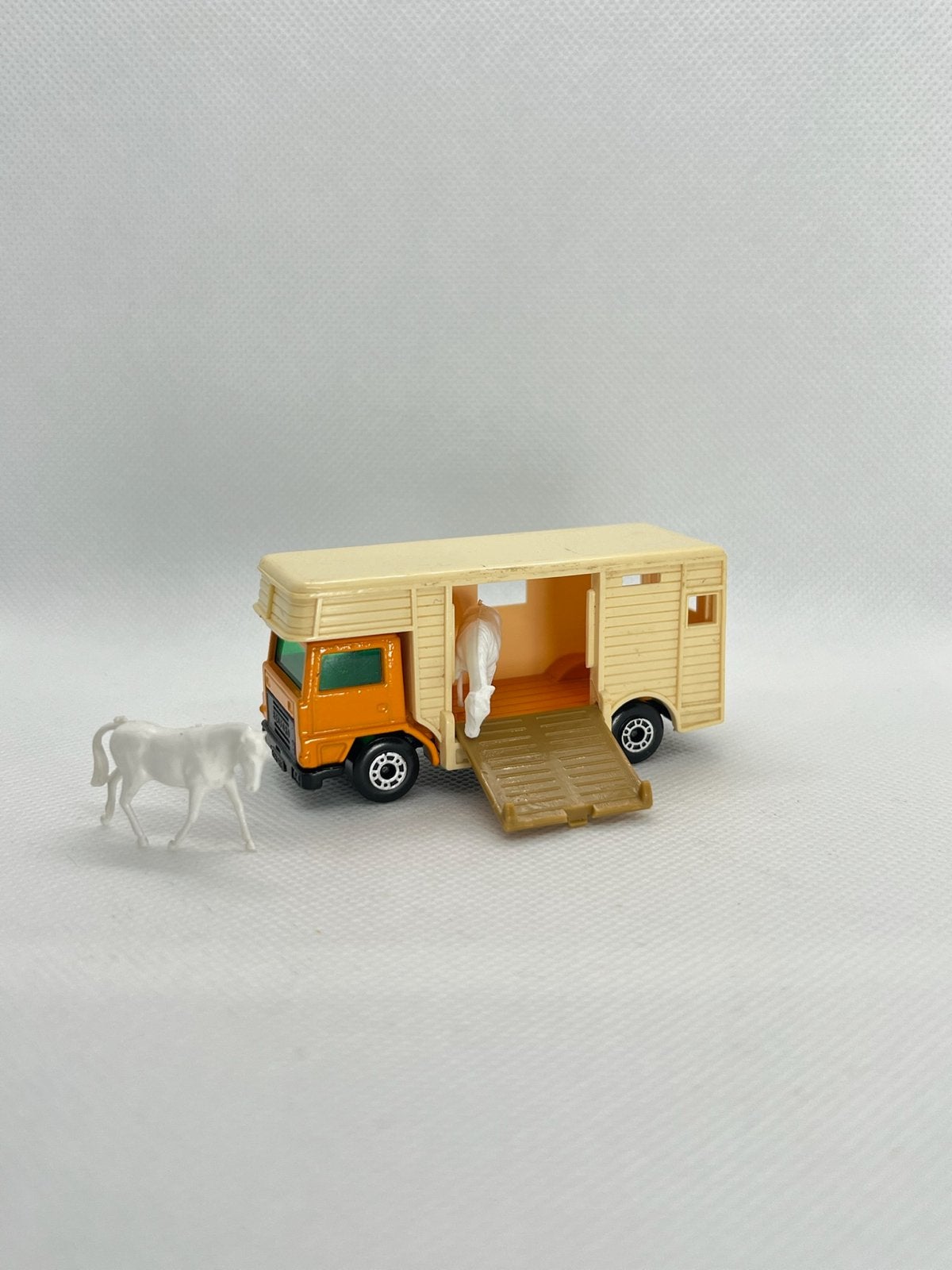 Matchbox Superfast No. 40 Horse-Box Bedford Oranje 1977, Ophalen of Verzenden, Gebruikt