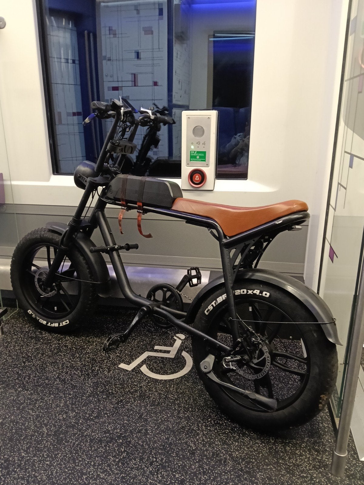 Stoere Fatbike E-bike - Zwart met bruin zadel, Ophalen