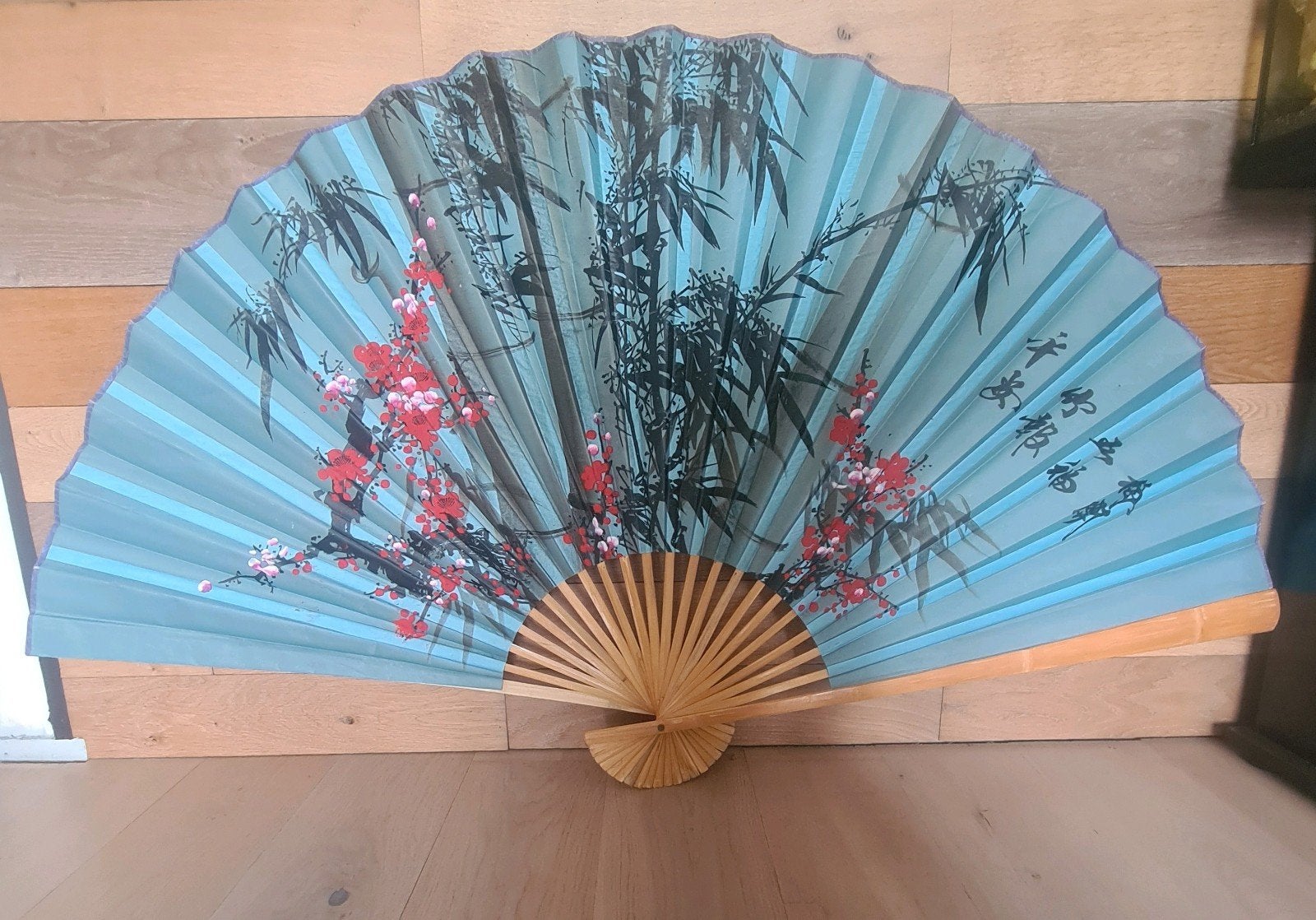 Grote chinese bamboe waaier met bloemen, Ophalen