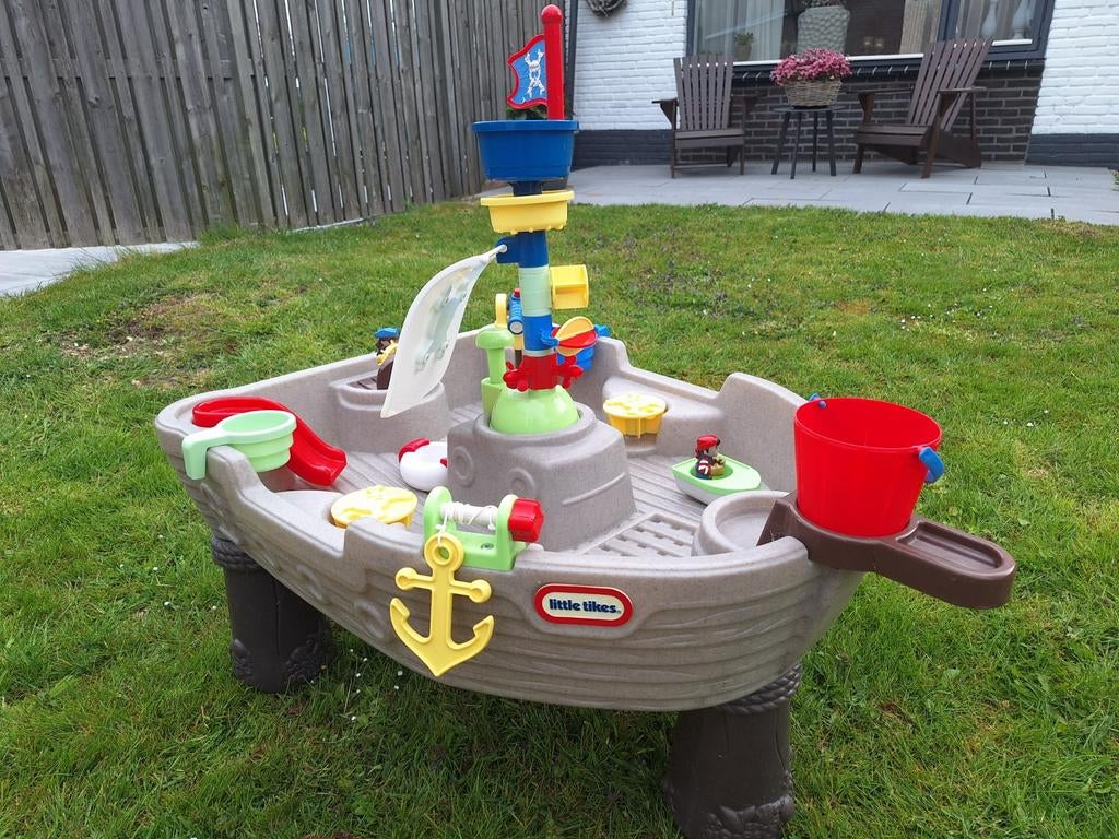 Little Tikes Piratenschip Zand- en Watertafel, Ophalen, Gebruikt