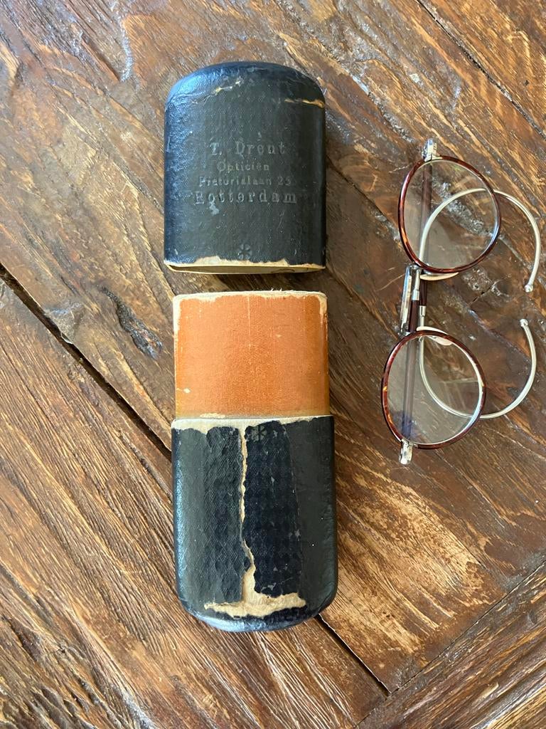 Antieke bril met etui van opticien T. Drent Rotterdam, Antiek en Kunst, Ophalen of Verzenden
